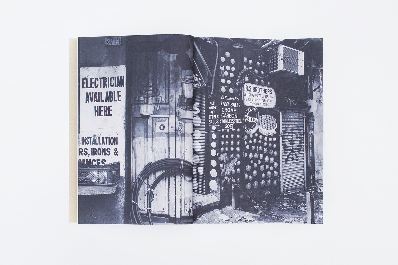 Aradhana Seth – Sadak: Hand painted street signs in India | Humboldt Books